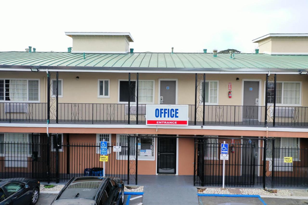 Stay Inn Suite Stockton Exterior foto